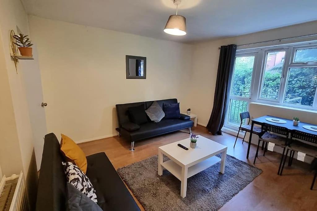 2 Bedroom Apartment In Kennington לונדון מראה חיצוני תמונה