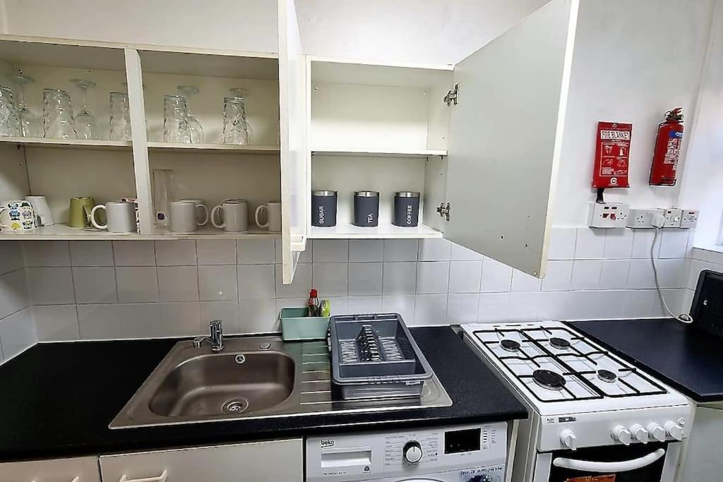 2 Bedroom Apartment In Kennington לונדון מראה חיצוני תמונה